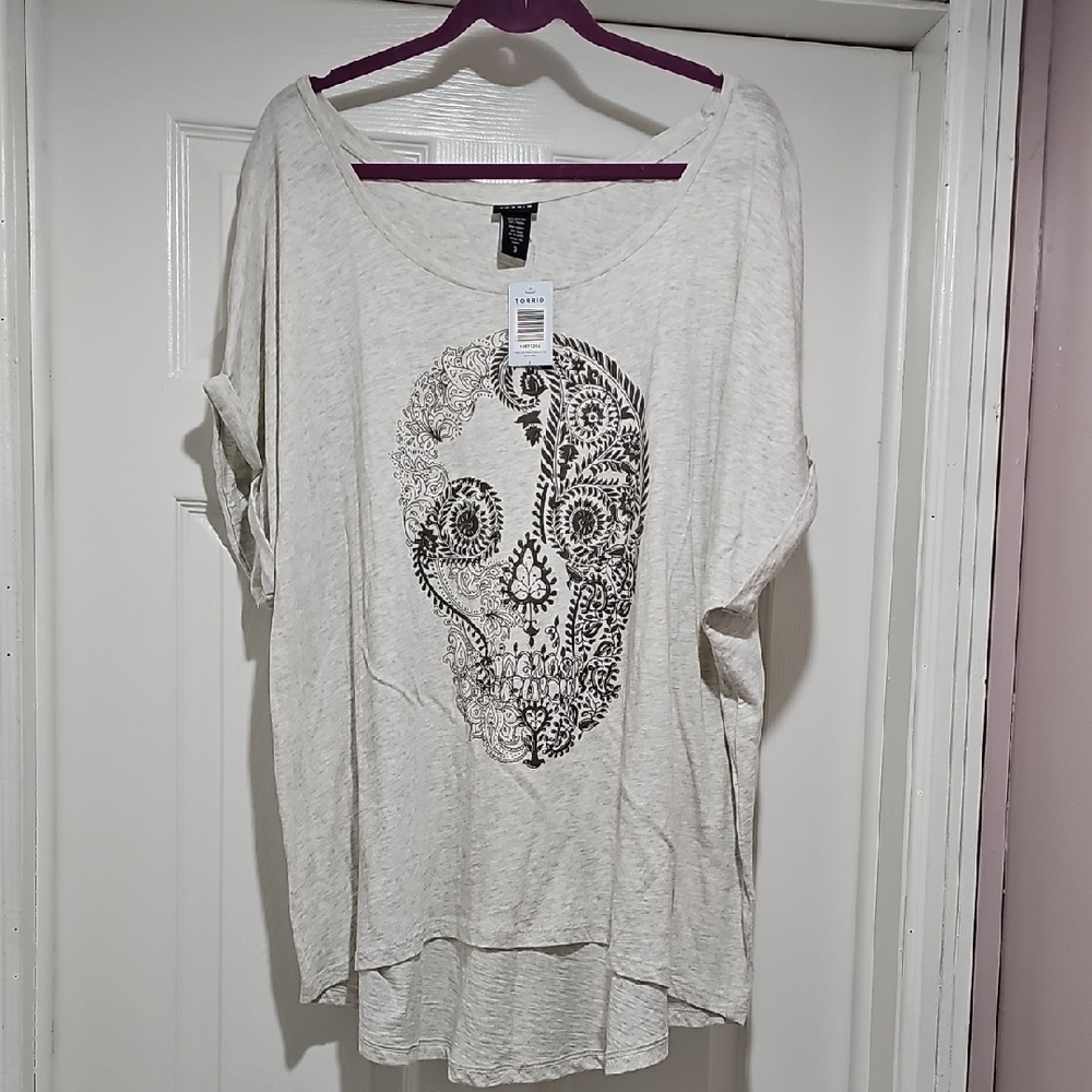 Torrid 3 3x Skull Floral Skull Tee